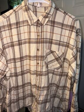 Dizzy Lizzy Plaid flannel Button-Up Shirt in Cream and Brown XS